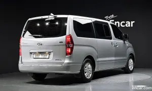 Hyundai Starex Modern Van 5-Seater 2018