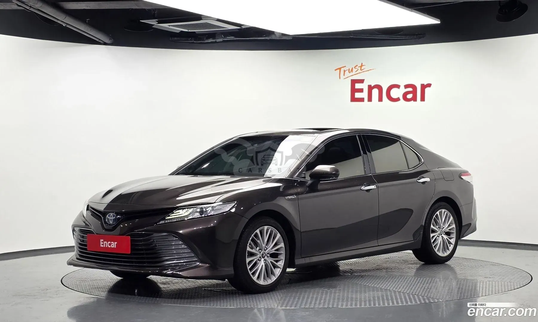 Toyota Camry 2.5 XLE Hybrid 2019