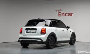 Mini Cooper Third Generation 5Door Classic 2024