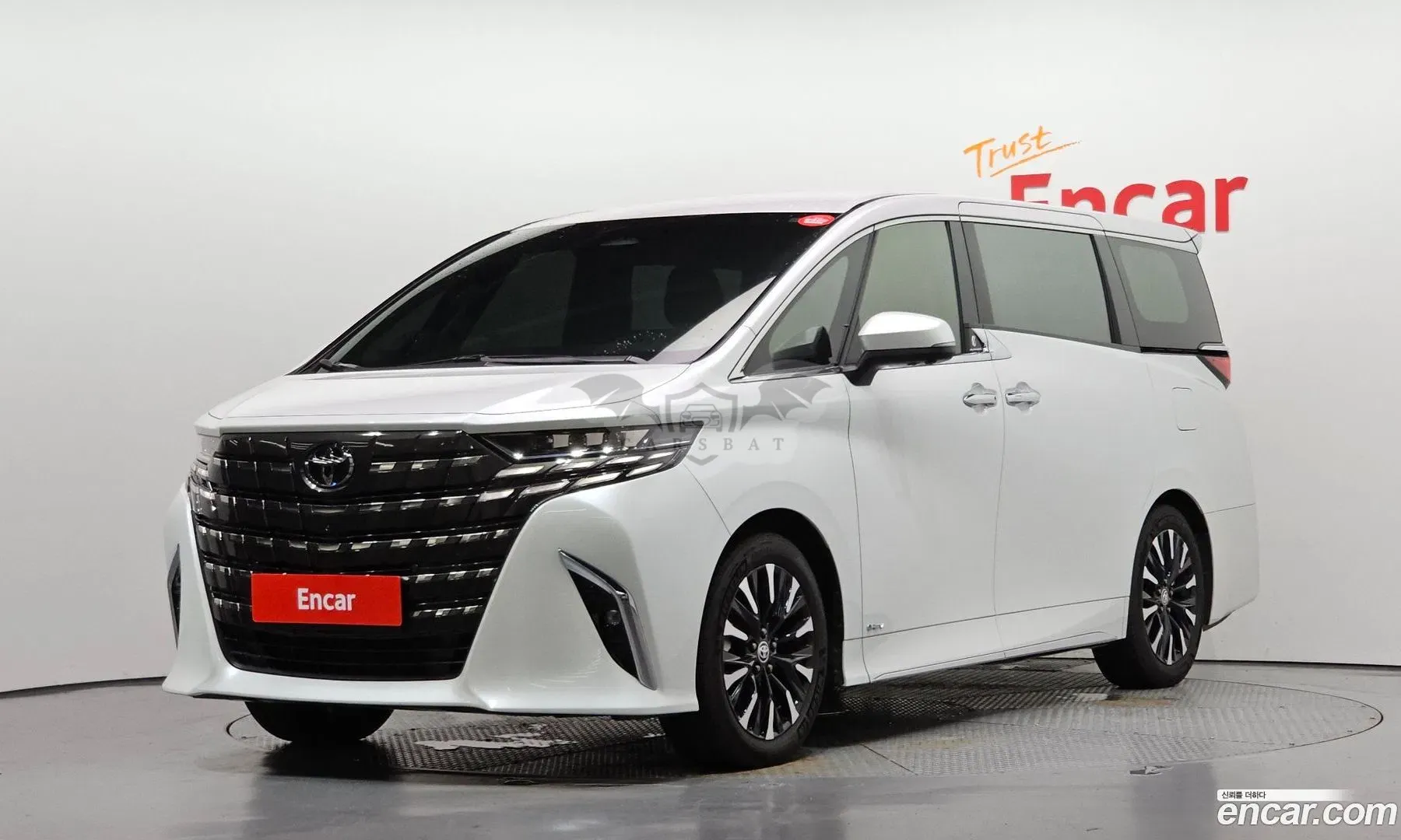 Toyota Alphard 2.5 HEV Executive AWD 2025