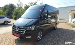 Hyundai Solati Luxury 15-seater 2025