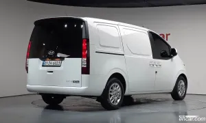 Hyundai Staria Modern Cargo 3-Seater 2024