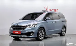 Kia Canival VIP 7-seater Limousine 2015