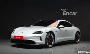 Porsche Taycan 4S 2025