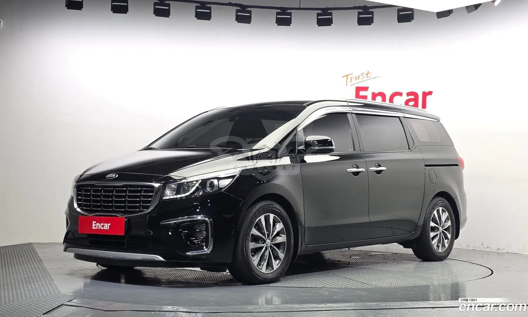 Kia Canival 9-seater Luxury 2017