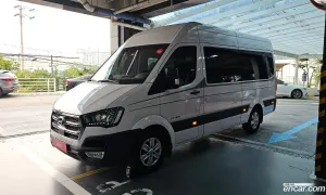 Hyundai Solati Luxury 15-seater 2025