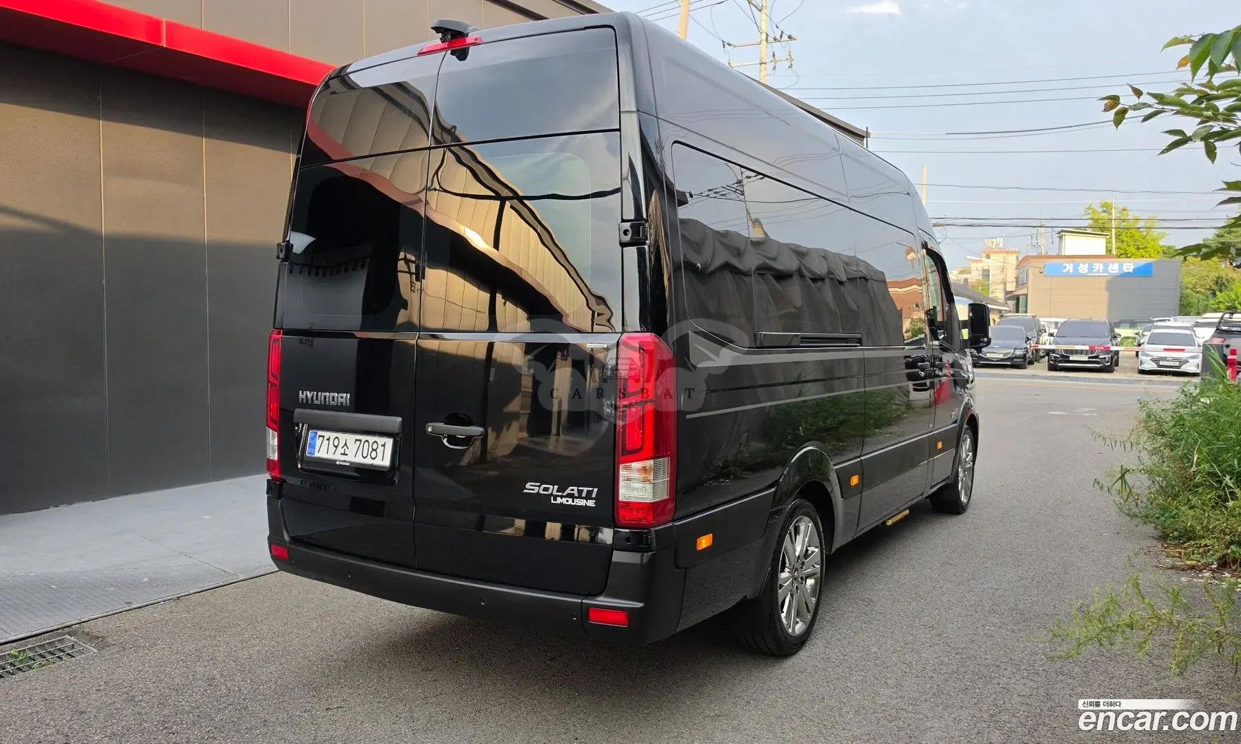 Hyundai Solati Luxury 15-seater 2024