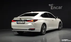 Lexus Es Luxury Plus 2023