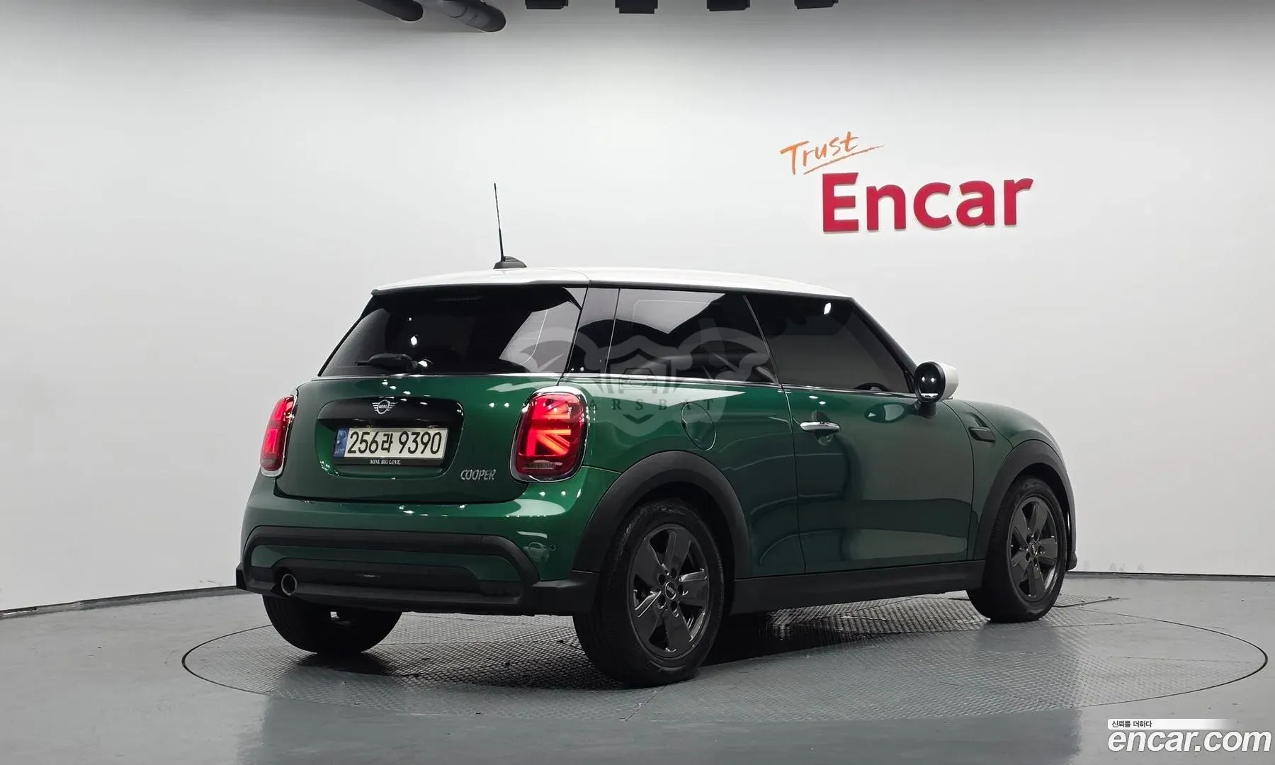 Mini Cooper Third Generation Classic 2021
