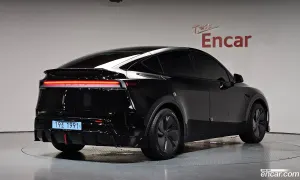 Tesla Model y RWD 2025