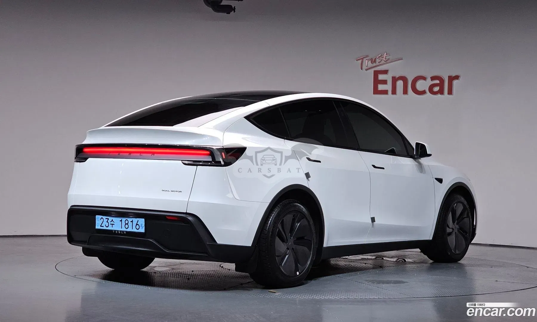 Tesla Model y Long Range AWD 2025