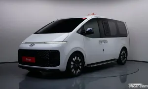 Hyundai Staria Inspiration 4WD Lounge 7-Seater 2025