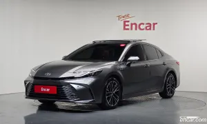 Toyota Camry 2.5 XLE Premium Hybrid 2025