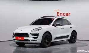 Porsche Macan 95B 3.0 GTS 2018