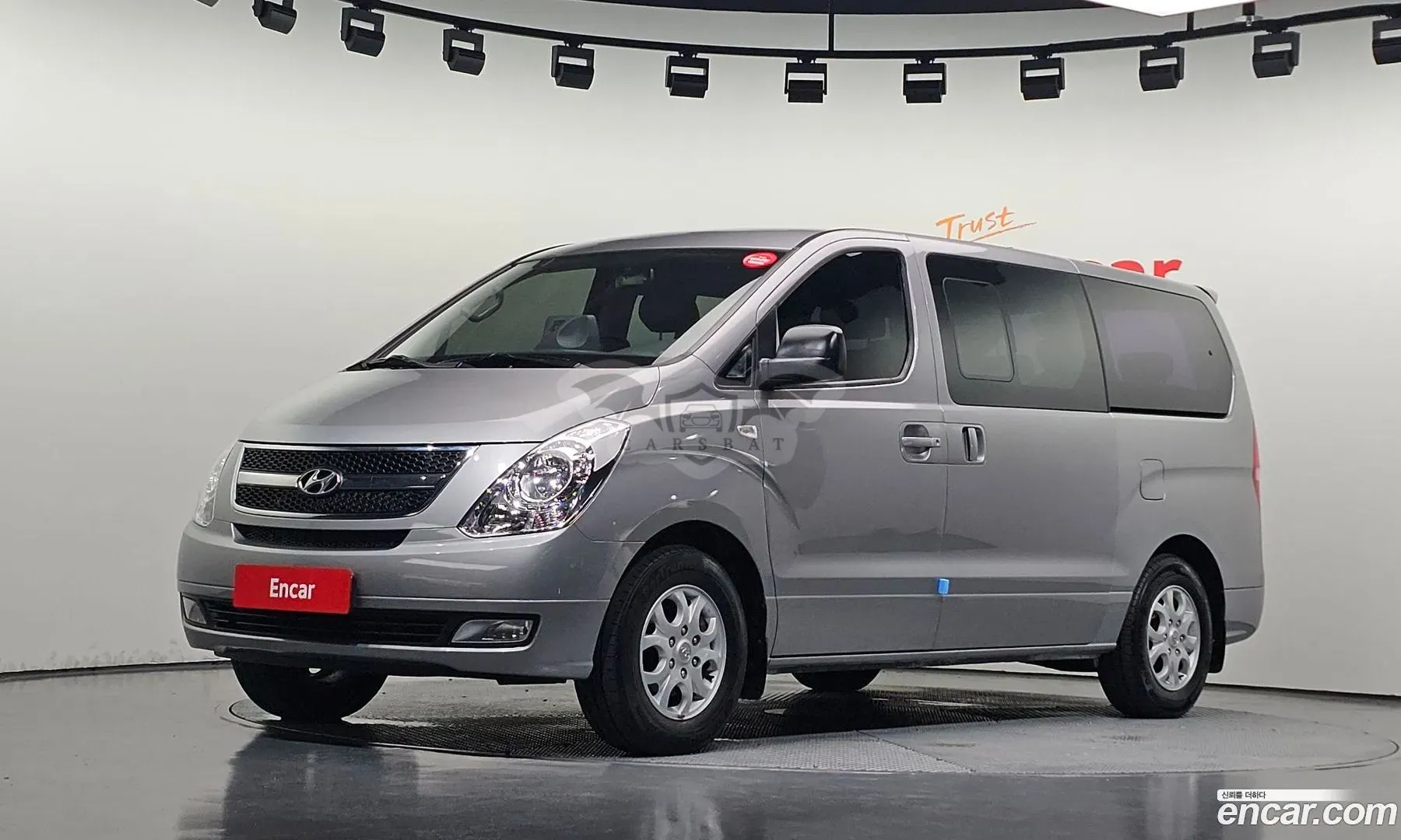 Hyundai Starex CVX Luxury 12-Seater LPi Wagon 2011