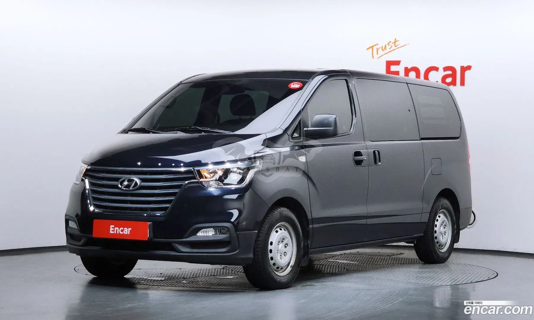 Hyundai Starex Style Van 5-Seater 2020