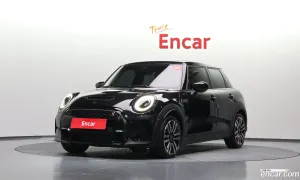 Mini Cooper Third Generation 5Door Classic 2024