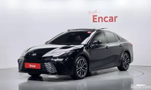 Toyota Camry 2.5 XLE Premium Hybrid 2025
