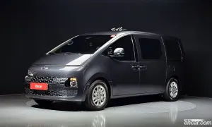 Hyundai Staria Modern Tourer 11-Seater 2023