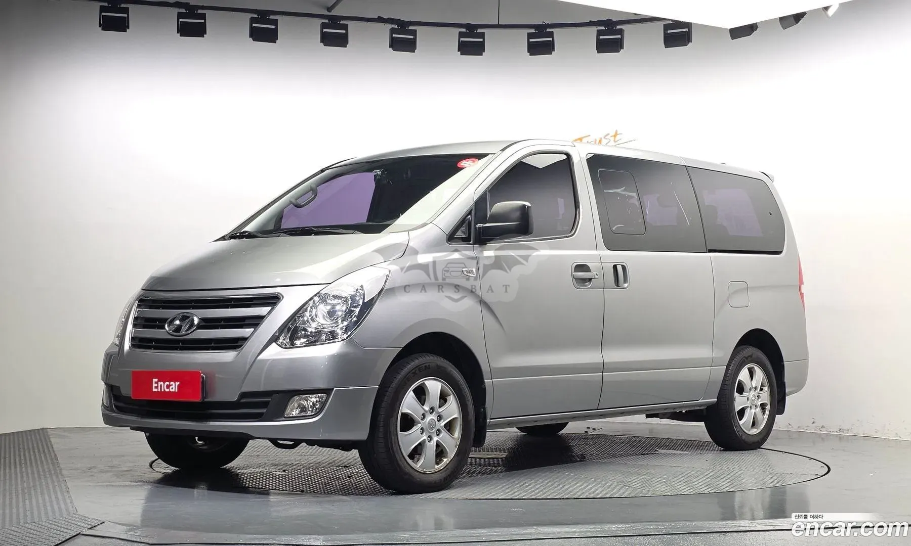 Hyundai Starex modern 4WD 12-Seater Wagon 2016