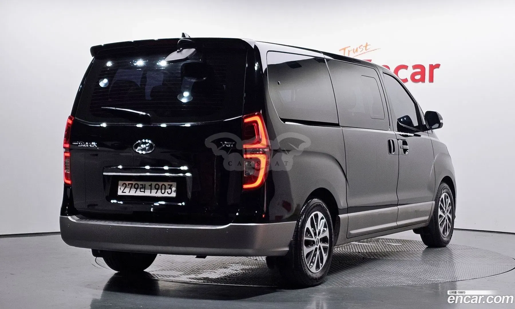 Hyundai Starex Exclusive Urban 9-Seater 2018
