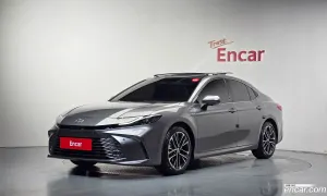Toyota Camry 2.5 XLE Premium Hybrid 2025