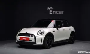 Mini Cooper Third Generation 5Door Classic 2024