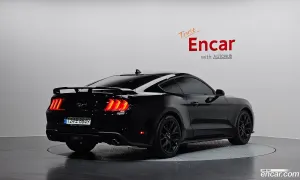 Ford Mustang Coupe 2021