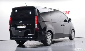 Hyundai Staria Modern Cargo 5-Seater 2023