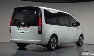 Hyundai Staria Modern Tourer 11-Seater 2025