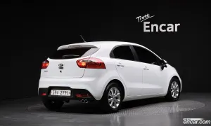 Kia Pride Luxury 1.6 GDI Hatchback 2014