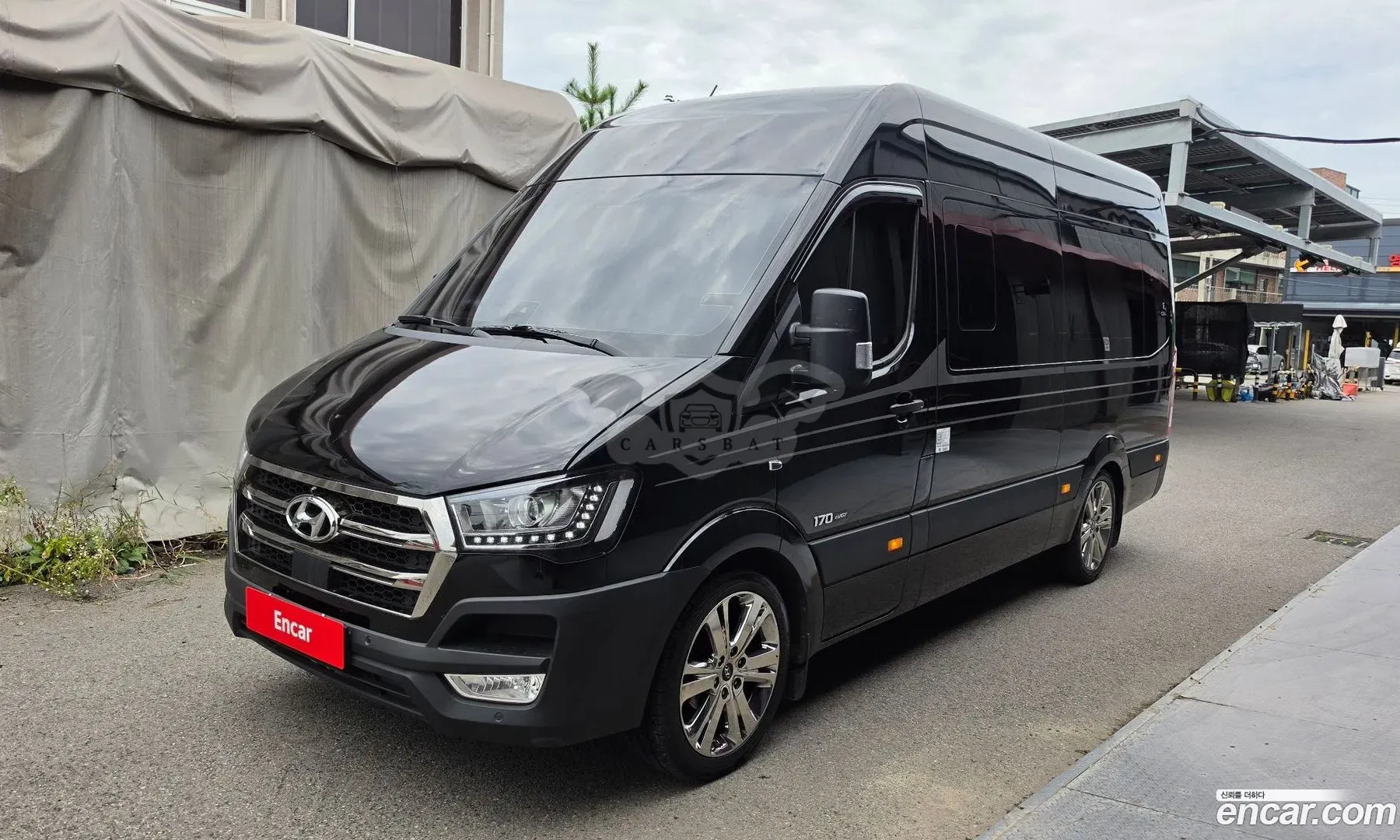 Hyundai Solati Luxury 15-seater 2024