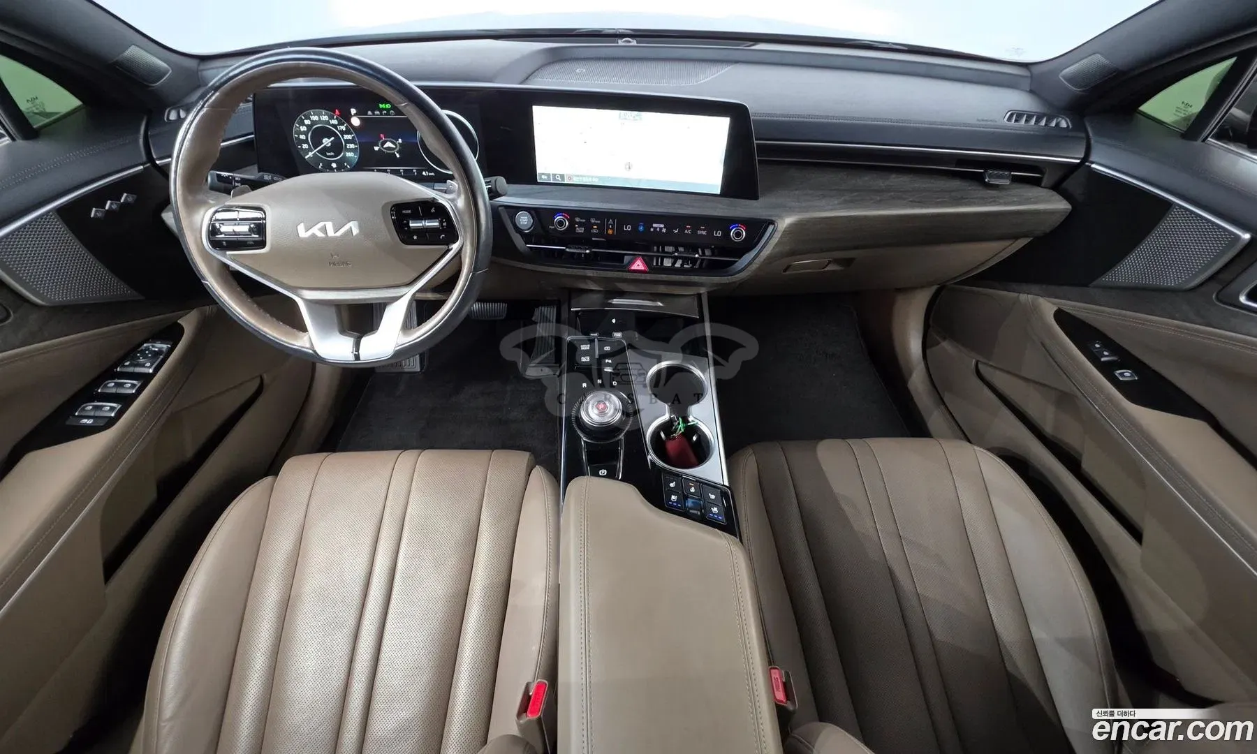 Kia K8 Noblesse 2.5 Gasoline 2WD 2021