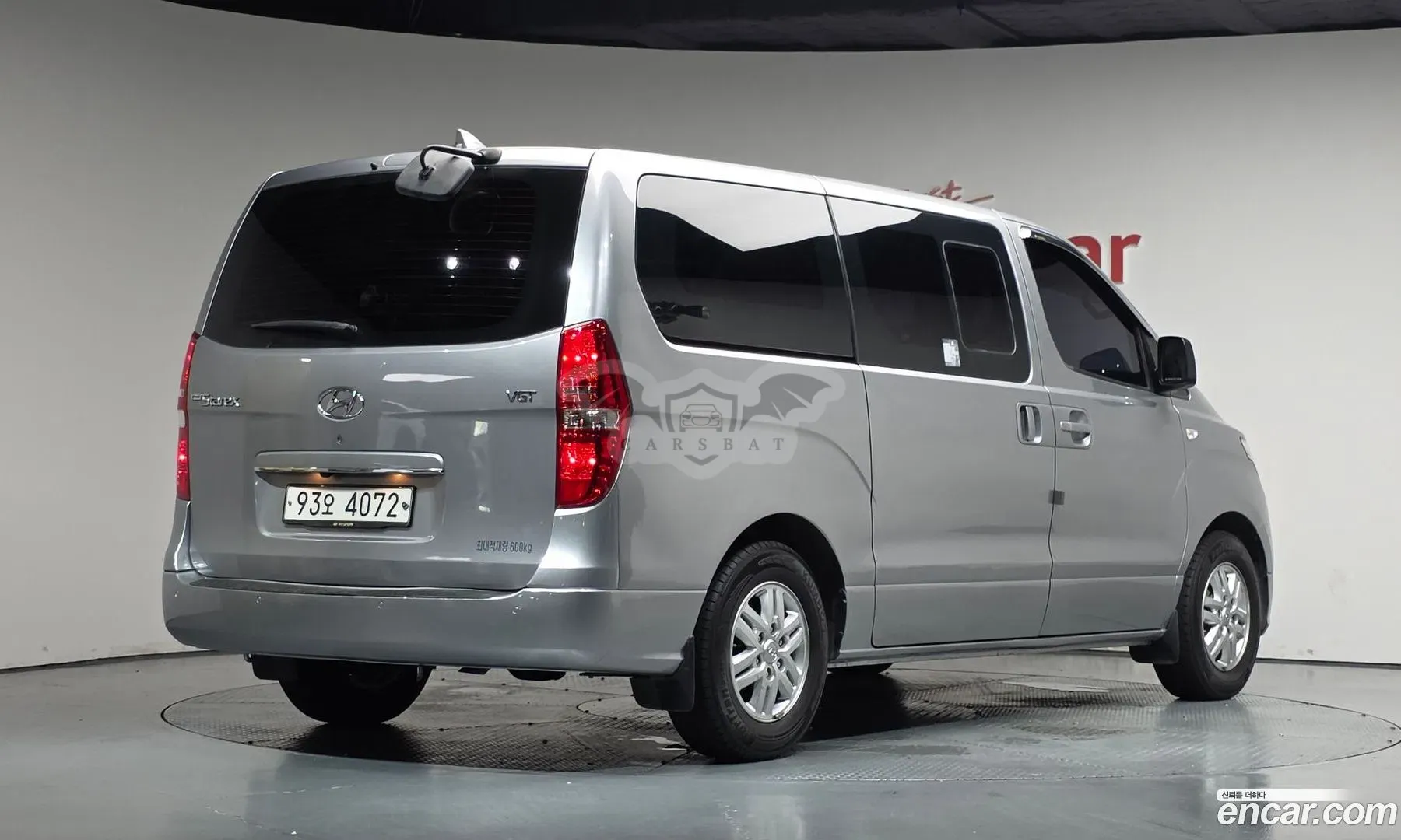 Hyundai Starex Modern Van 5-Seater 2018