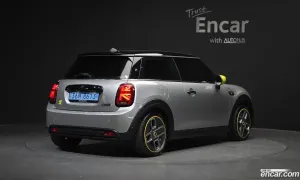 Mini Cooper 3rd SE Electric 2023