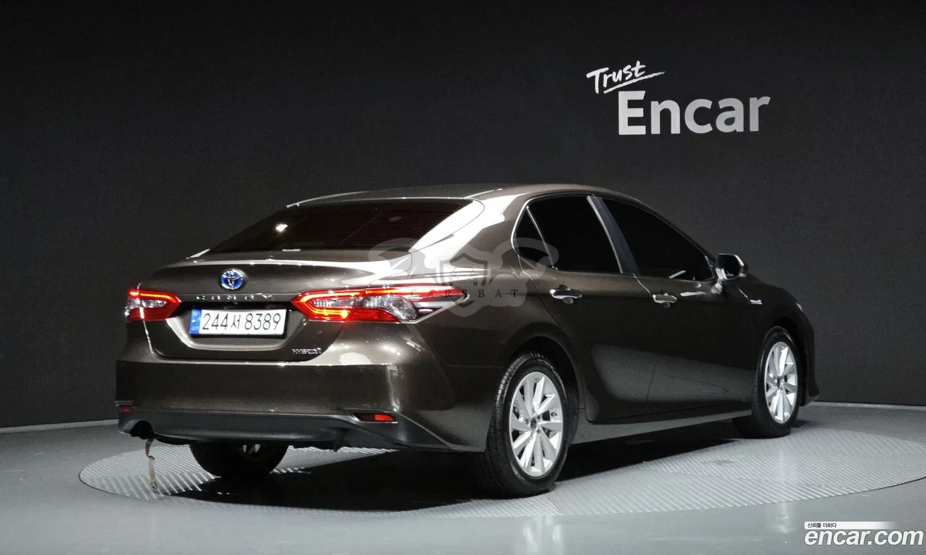 Toyota Camry 2.5 LE Hybrid 2024