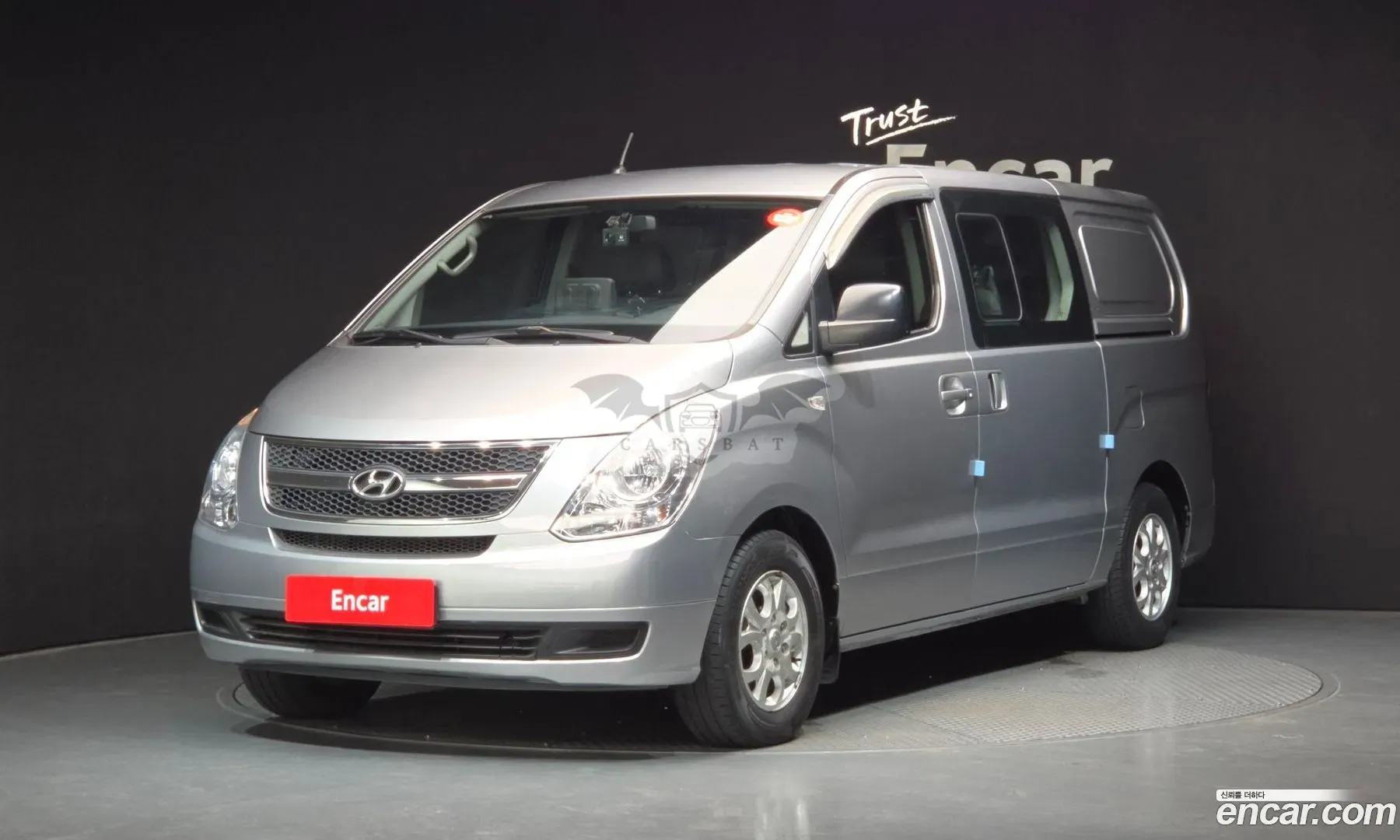 Hyundai Starex CVX Deluxe 5-Seater VAN 2011