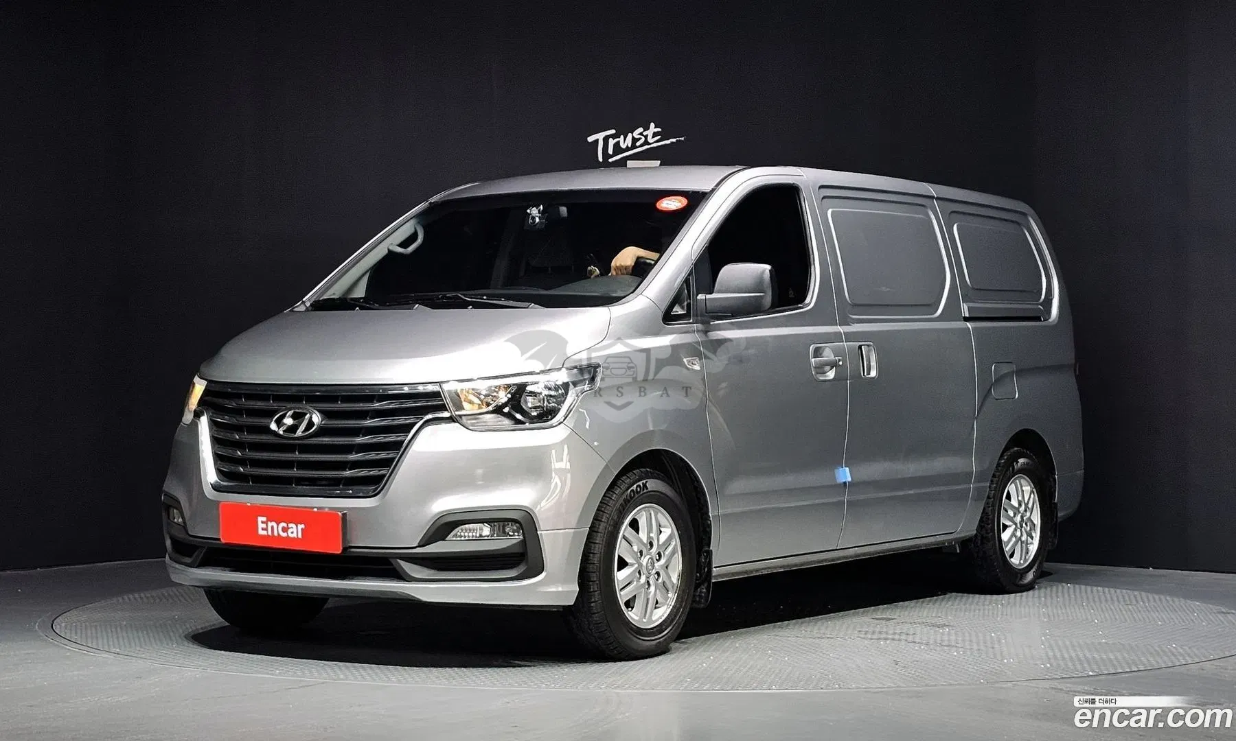 Hyundai Starex Smart Van 3-Seater 2018