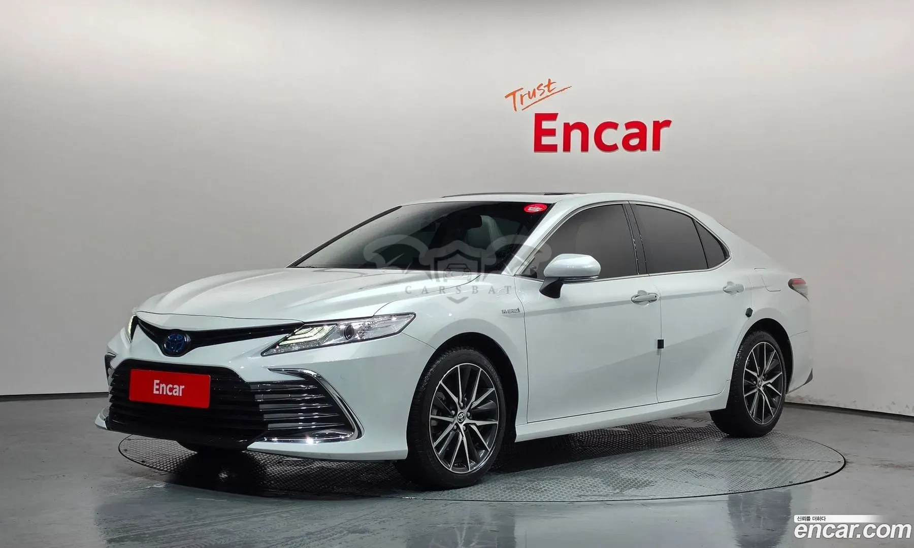 Toyota Camry 2.5 XLE Hybrid 2024