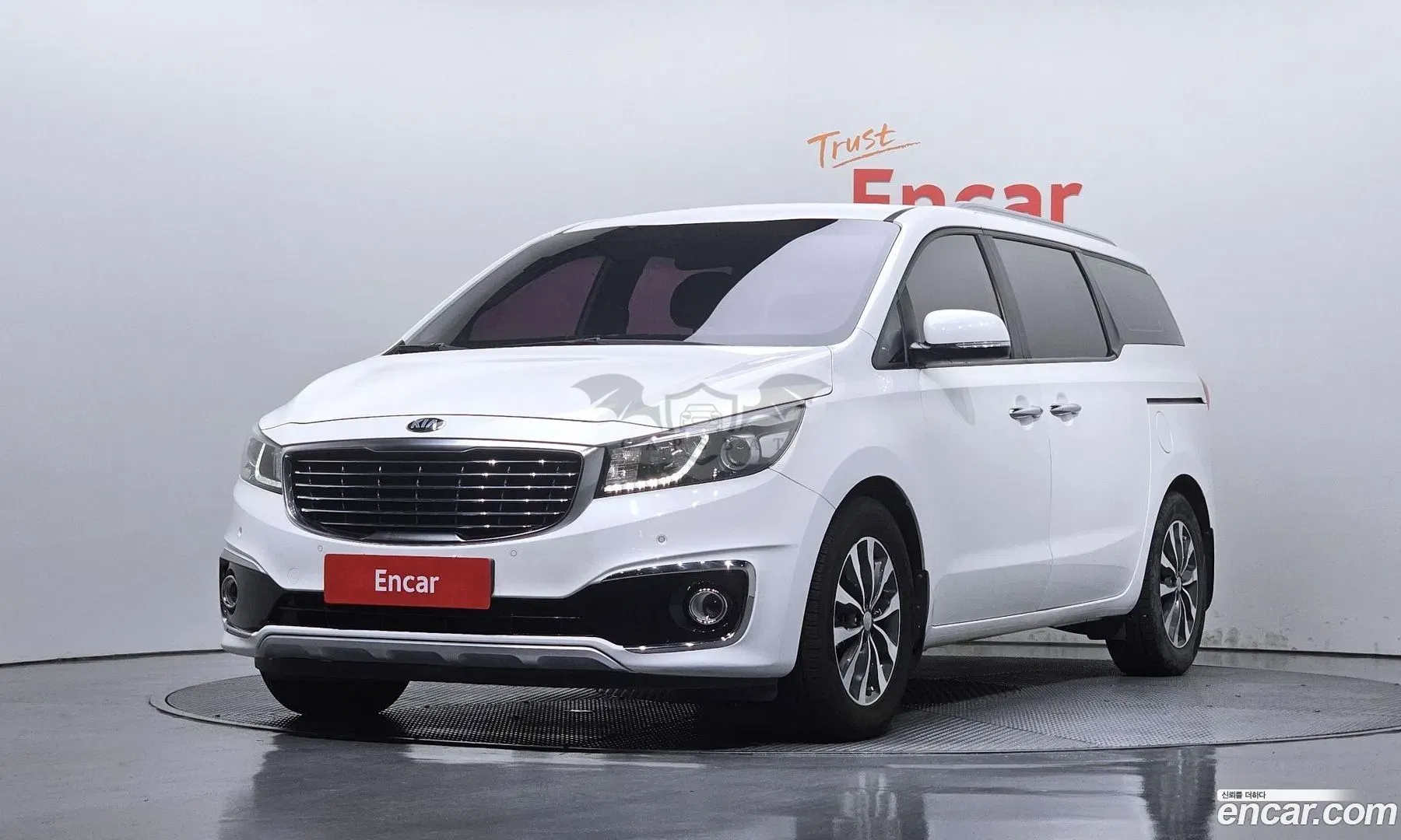 Kia Canival 9-seater Luxury 2017