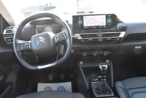 Citroën C4 1.2i Shine 2022