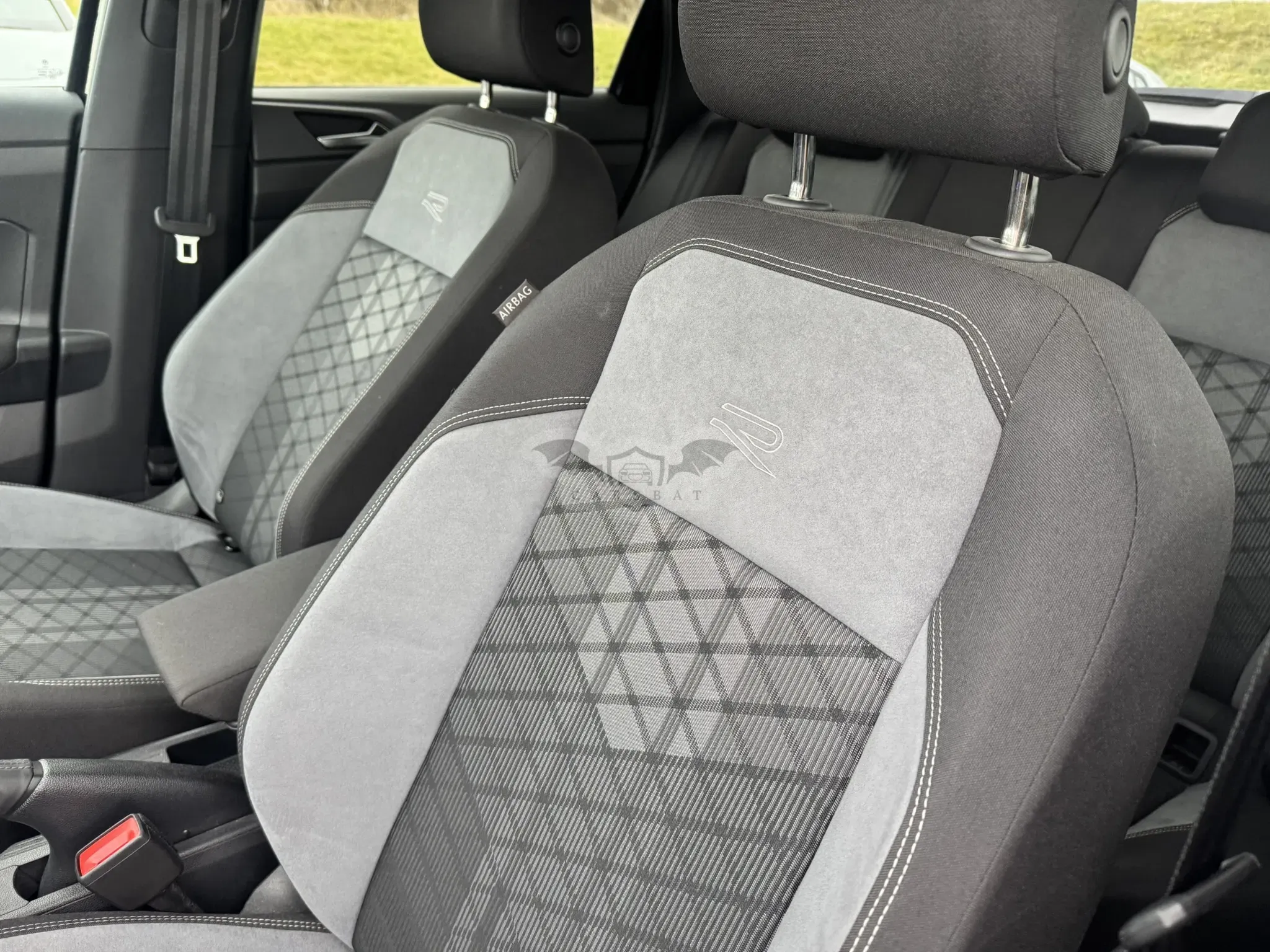 Volkswagen Taigo 1.0 TSI R-line 2025