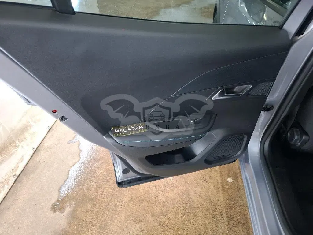 Peugeot 2008 1.5 HDI Allure Pack 2022