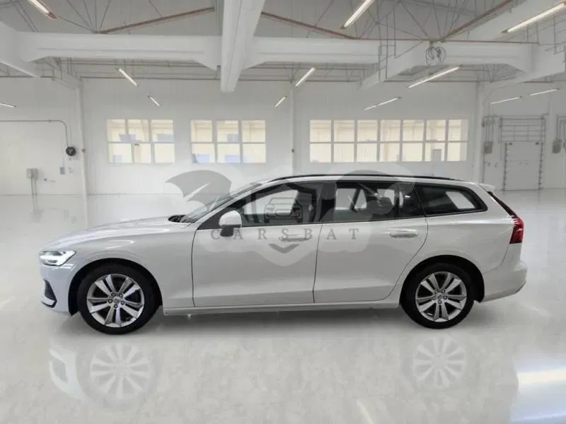 Volvo V60 B4 Momentum Business 2021