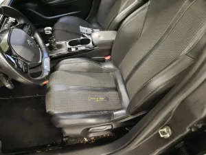 Peugeot 208 1.2i GT 2021