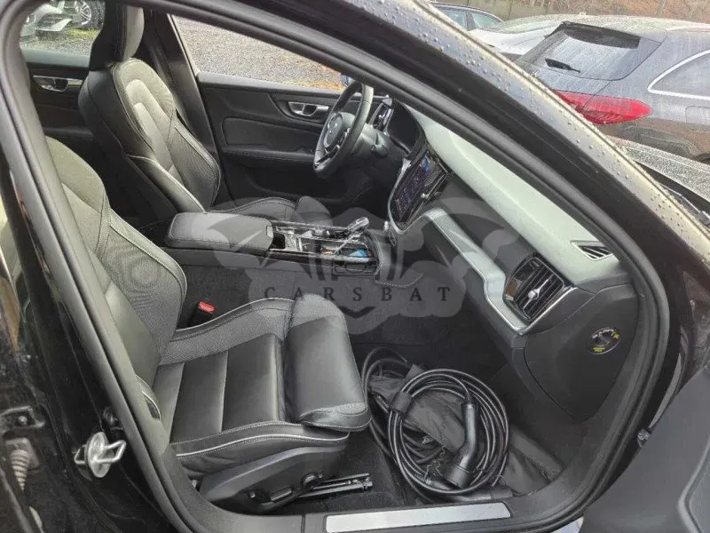 Volvo V60 T6 Plus Dark 2022