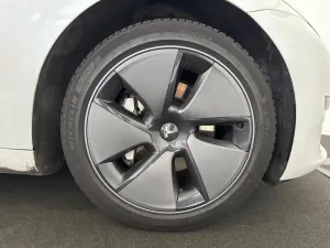 Tesla Model 3 Standard Range Plus 60 kWh 2022
