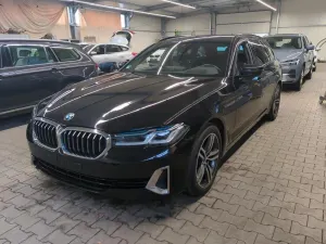 BMW 5 Series Touring 520d 2023