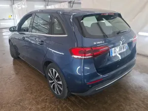 Mercedes-Benz B 180d Business Line 2021
