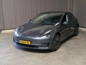 Tesla Model 3 Standard Range Plus 60 kWh 2023